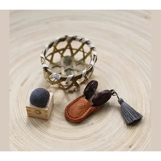 Cohana Seki Mini Scissors and Square Needle Cushion Set