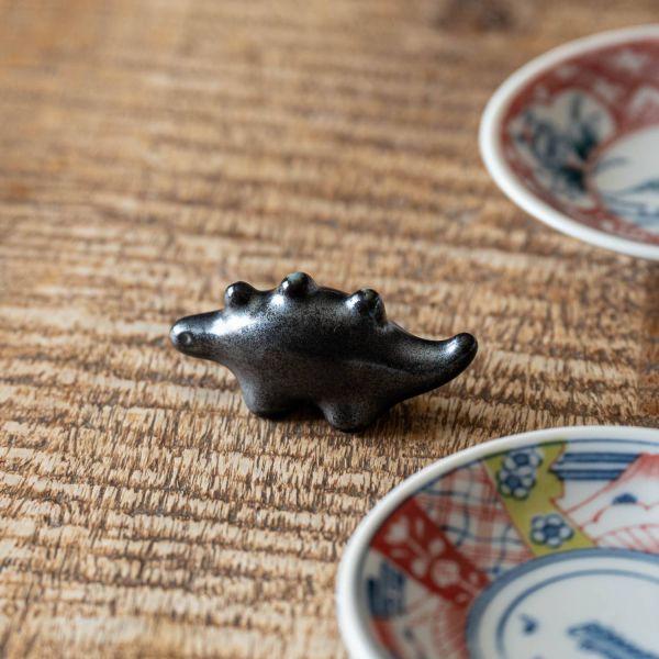 Edokko Stegosaurus Dino Chopstick Rest - Black x Blue