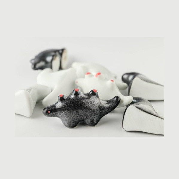 Edokko Stegosaurus Dino Chopstick Rest - Black x Red