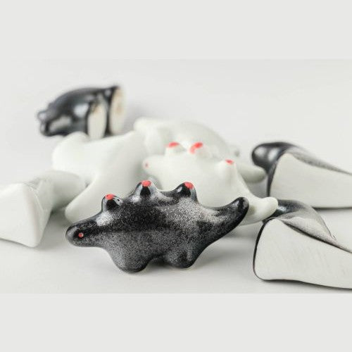 Edokko Stegosaurus Dino Chopstick Rest - Black x Red