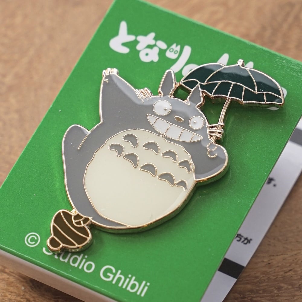 Ensky My Neighbor Totoro Big Totoro – Flying Pin Badge