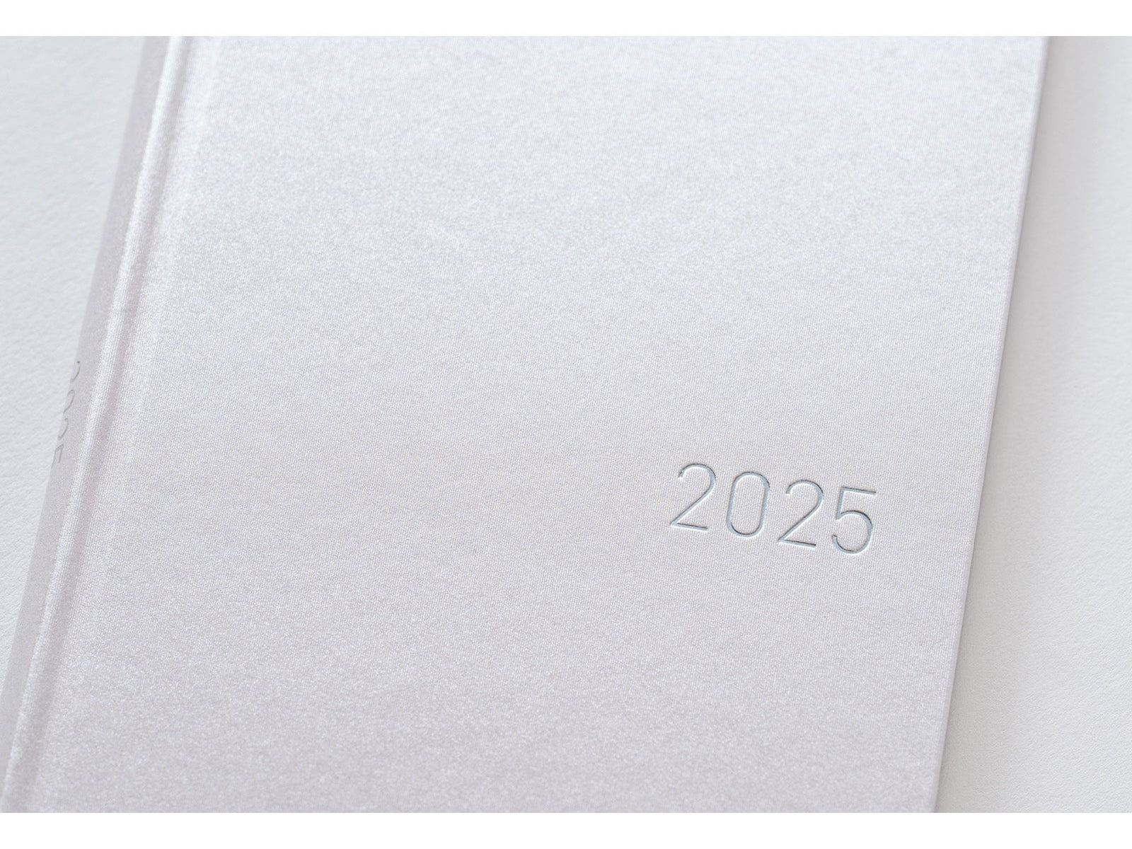 Hobonichi Techo 2025 Weeks - Paper Series: Platinum White