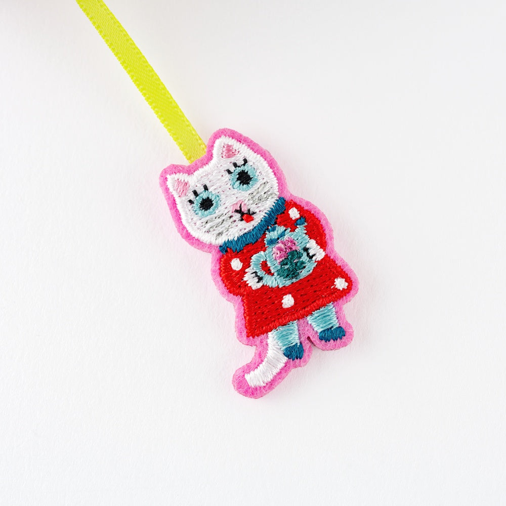 Hobonichi Techo Yumi Kitagishi: Embroidered Bookmark - White Cat