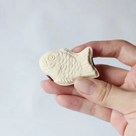 Ihoshiro Azuki Taiyaki Chopstick Rest