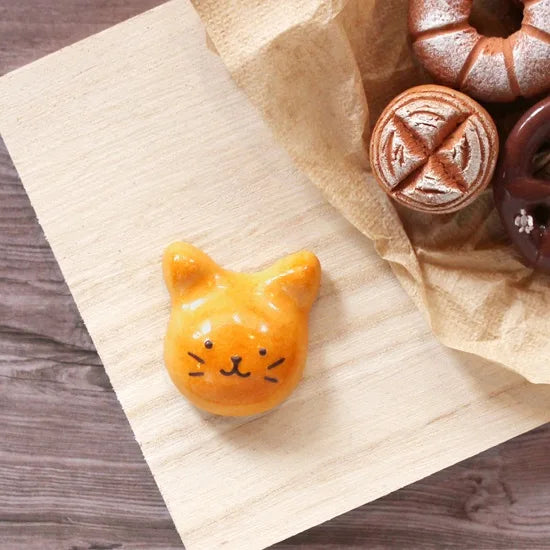 Ihoshiro Cat-Shaped Bun Chopstick Rest