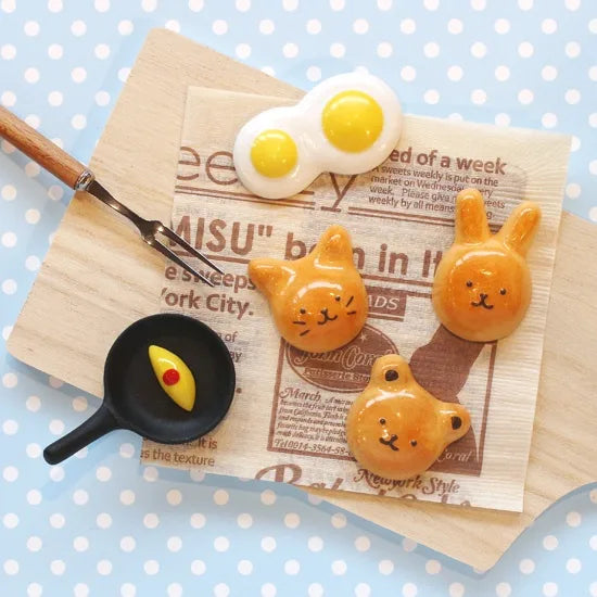 Ihoshiro Cat-Shaped Bun Chopstick Rest
