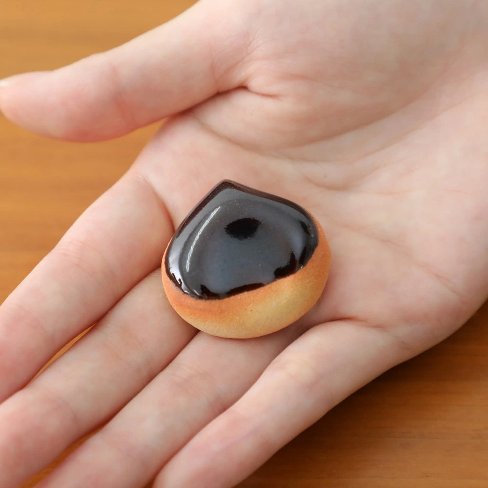 Ihoshiro Chestnut Bun Chopstick Rest