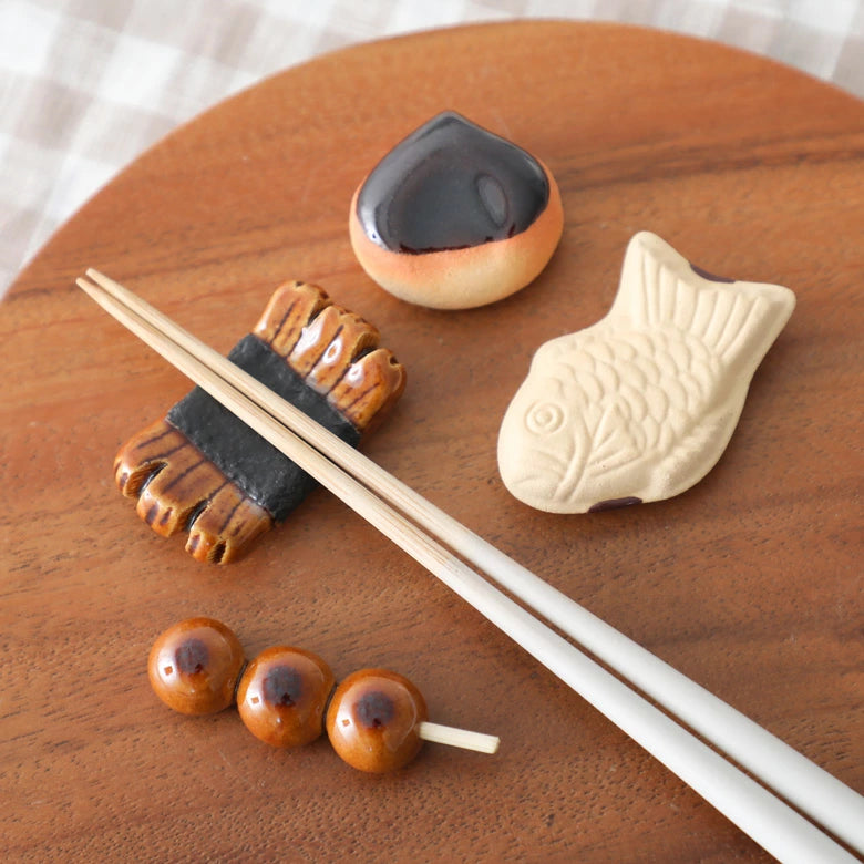 Ihoshiro Chestnut Bun Chopstick Rest
