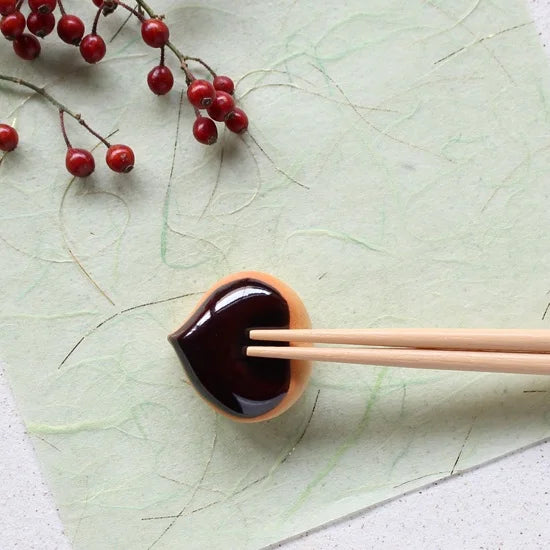 Ihoshiro Chestnut Bun Chopstick Rest