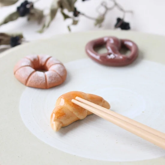 Ihoshiro Croissant Chopstick Rest