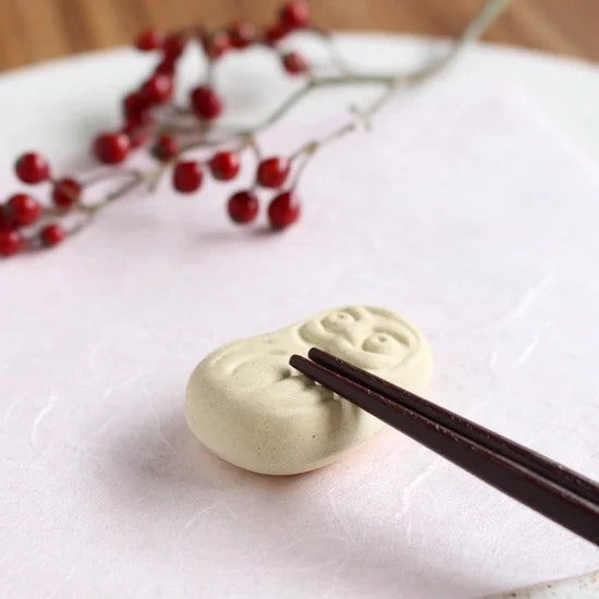 Ihoshiro Daruma Monaka Chopstick Rest