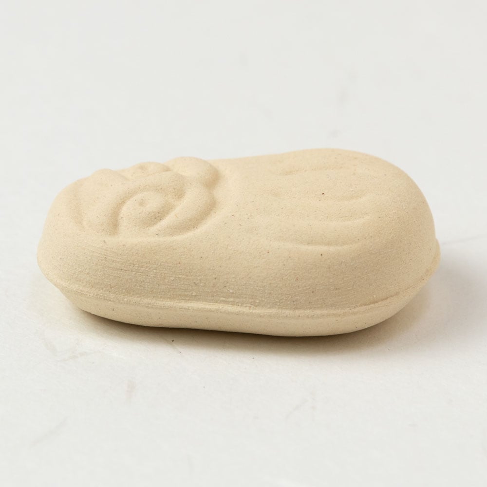 Ihoshiro Daruma Monaka Chopstick Rest