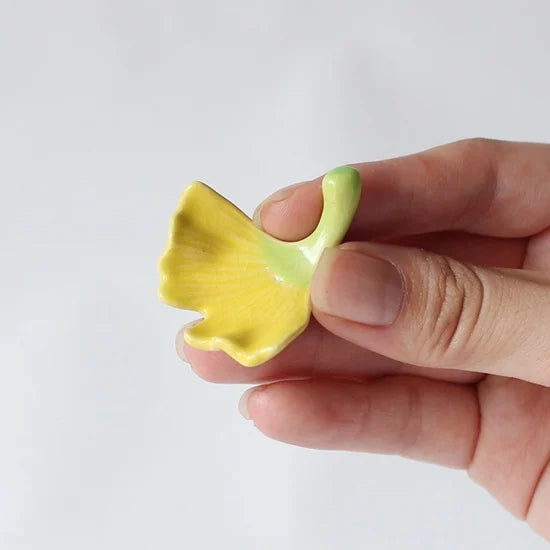 Ihoshiro Ginkgo Chopstick Rest