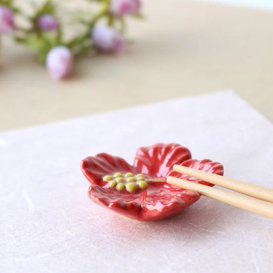 Ihoshiro Hibiscus Chopstick Rest