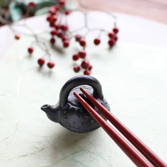 Ihoshiro Iron Tetsubin Chopstick Rest