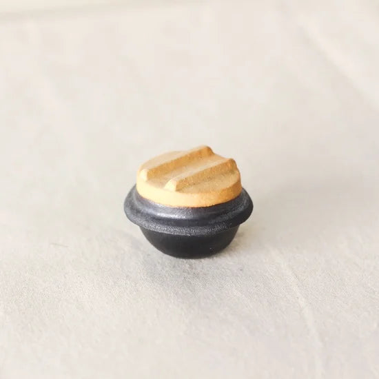 Ihoshiro Kamameshi Chopstick Rest