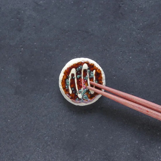 Ihoshiro Okonomiyaki Chopstick Rest