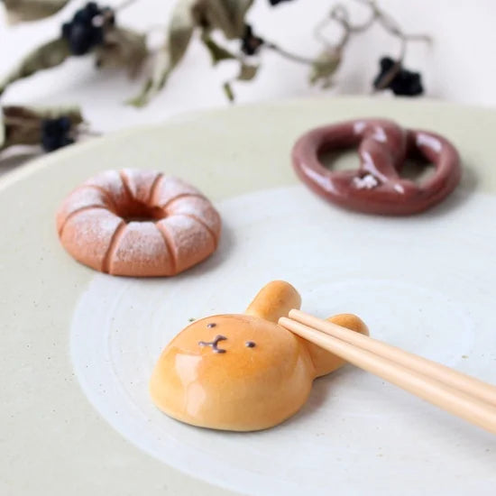 Ihoshiro Rabbit-Shaped Bun Chopstick Rest
