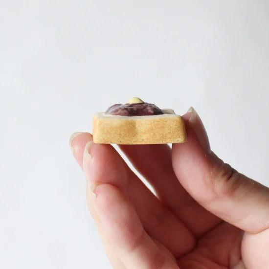 Ihoshiro Red bean Toast Chopstick Rest