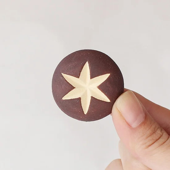 Ihoshiro Shiitake Chopstick Rest