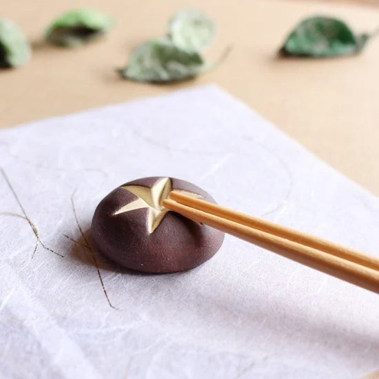 Ihoshiro Shiitake Chopstick Rest