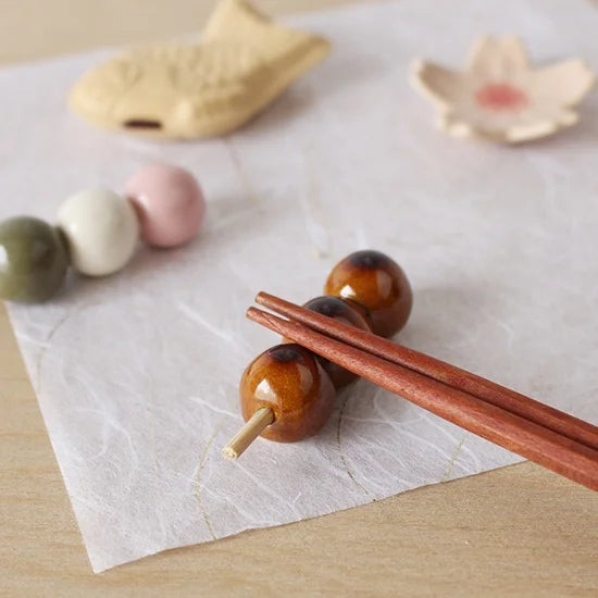 Ihoshiro Soy Dango Chopstick Rest