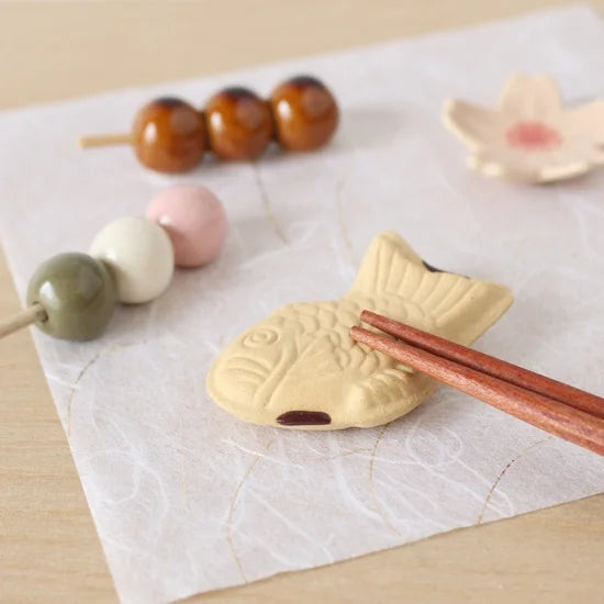 Ihoshiro Taiyaki Chopstick Rest