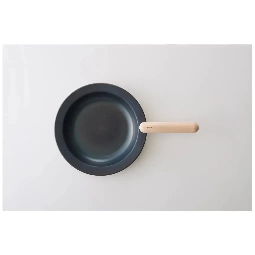 JIU Frying Pan L with Beech Handle Set – MINIMARU JIU Frying Pan L with Beech Handle Set – MINIMARU