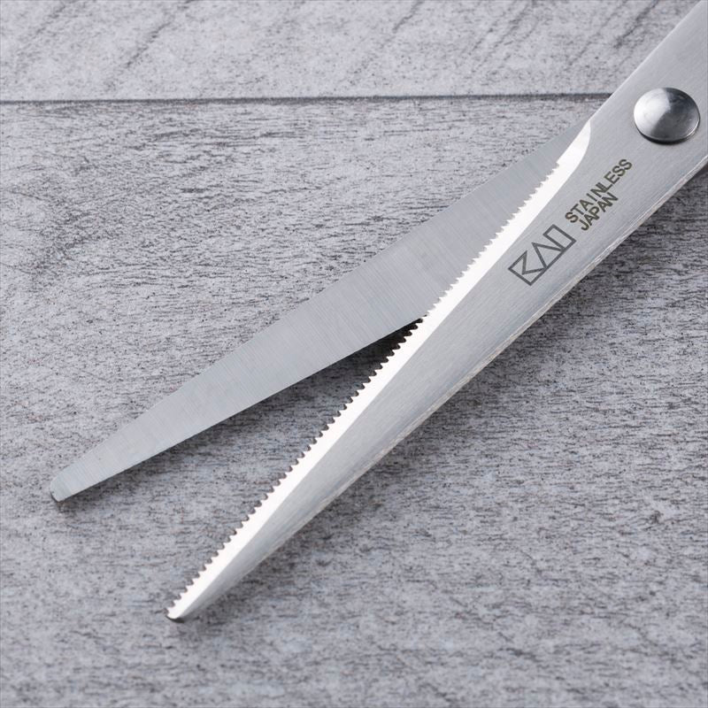 Kai Nyammy Cat Kitchen Scissors with Case