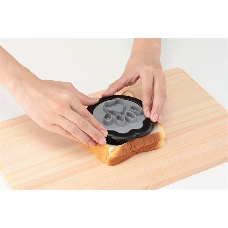 Kai Nyammy Cat Paw Sandwich Mould