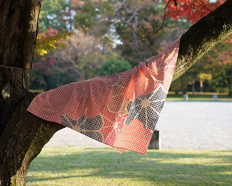 Kashiko Furoshiki - Chrysanthemum 90cm