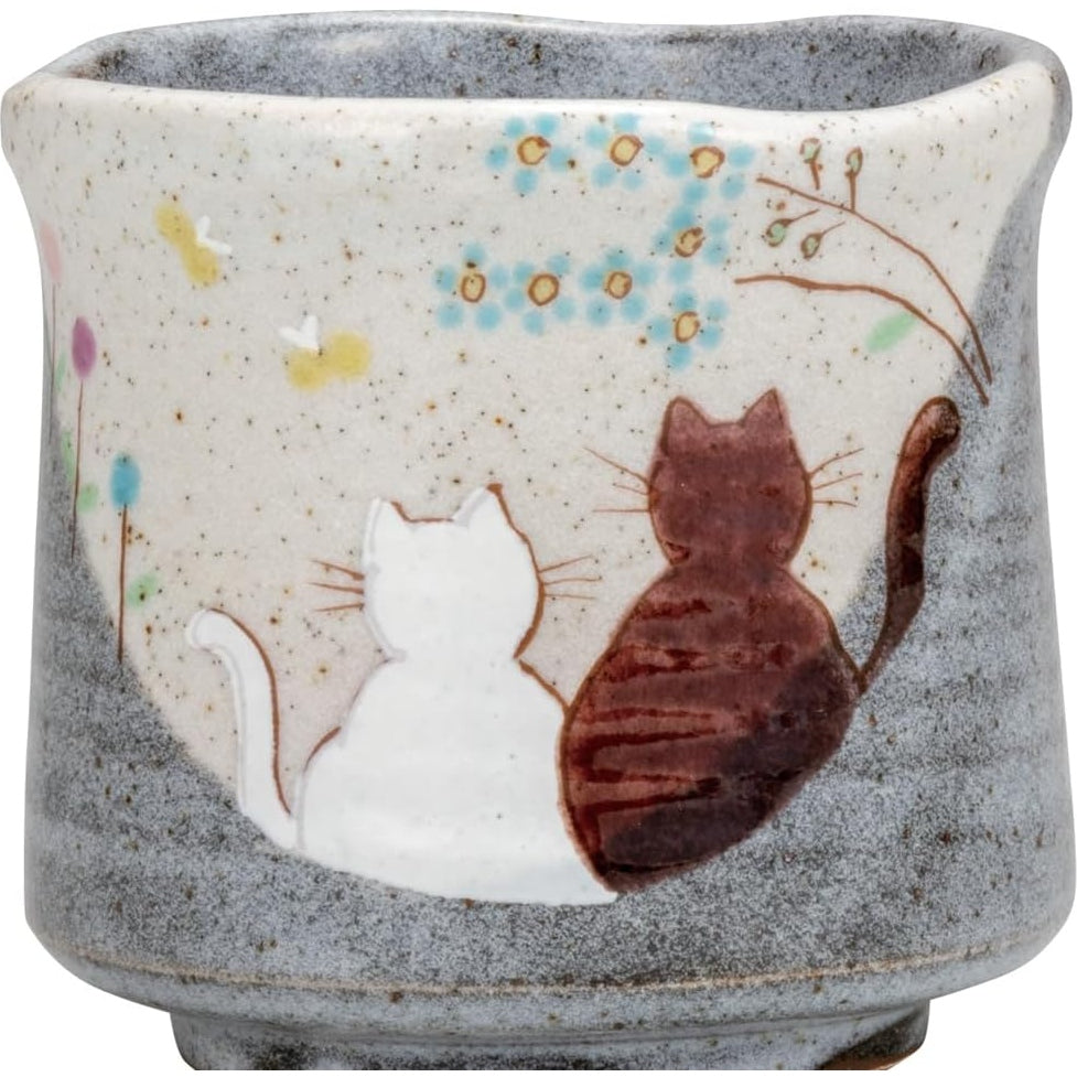 Kutaniyaki Cat's Sunny Spot Yunomi Tea Cup