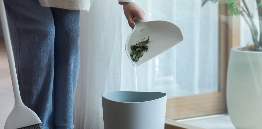 Marna Slim Self-Standing Broom and Dustpan