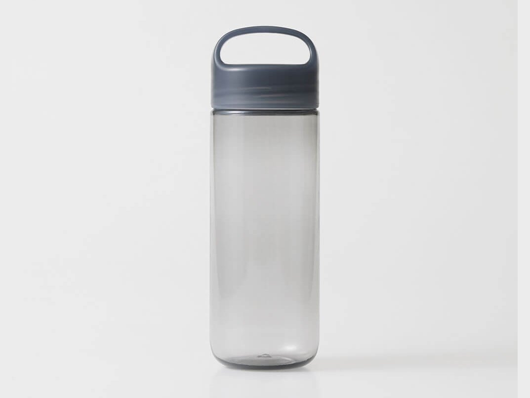 https://minimaru.com/cdn/shop/files/Marna-Cocuri-Daily-Water-Bottle-Minimaru-10_1200x.jpg?v=1698837107