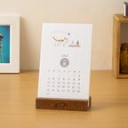 Midori Stand Calendar Cat 2027