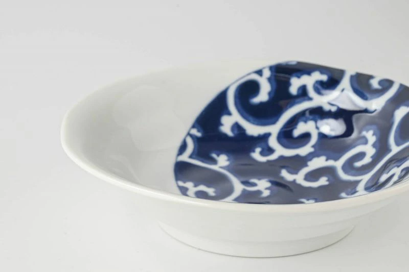 Minoru Someneko Cat Shallow Bowl 16.5D Karakusa