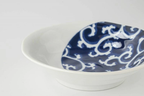 Minoru Someneko Cat Shallow Bowl 16.5D Karakusa