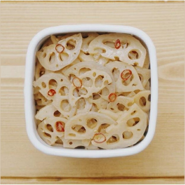 Noda Horo White Series Square Enamel Stocker - Plastic Lid L 1.2L