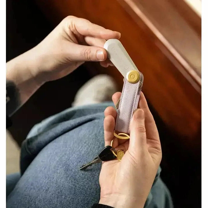 Orbitkey x Chipolo Tracker v2