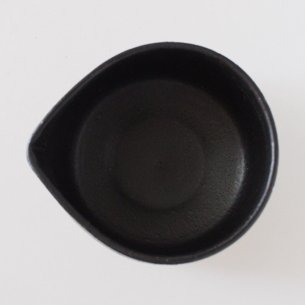 Pure Black Matcha Bowl with Spout