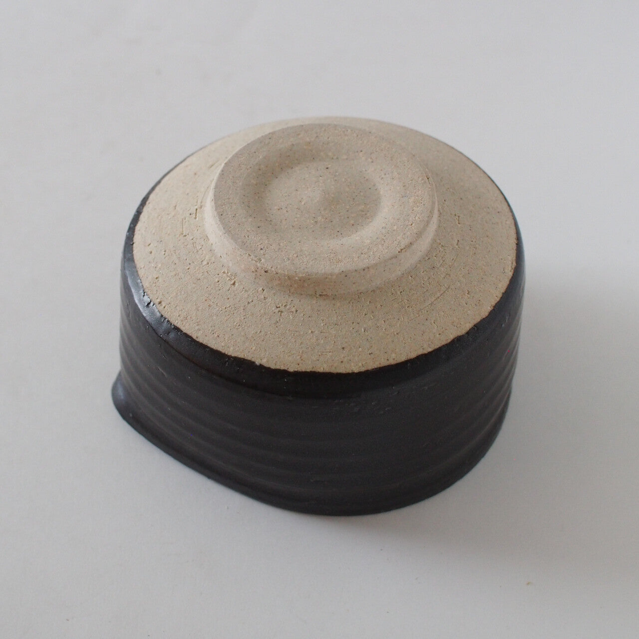 Pure Black Matcha Bowl with Spout