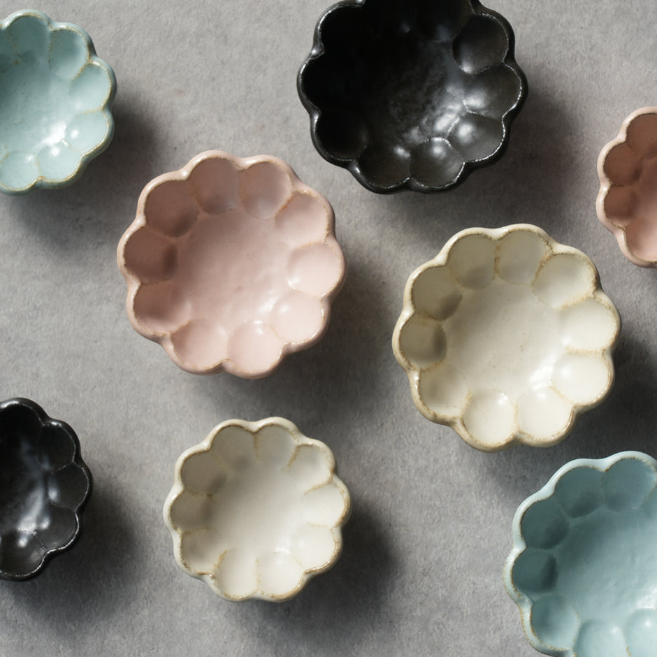 Rinka Blue Porcelain Chrysanthemum Bowl