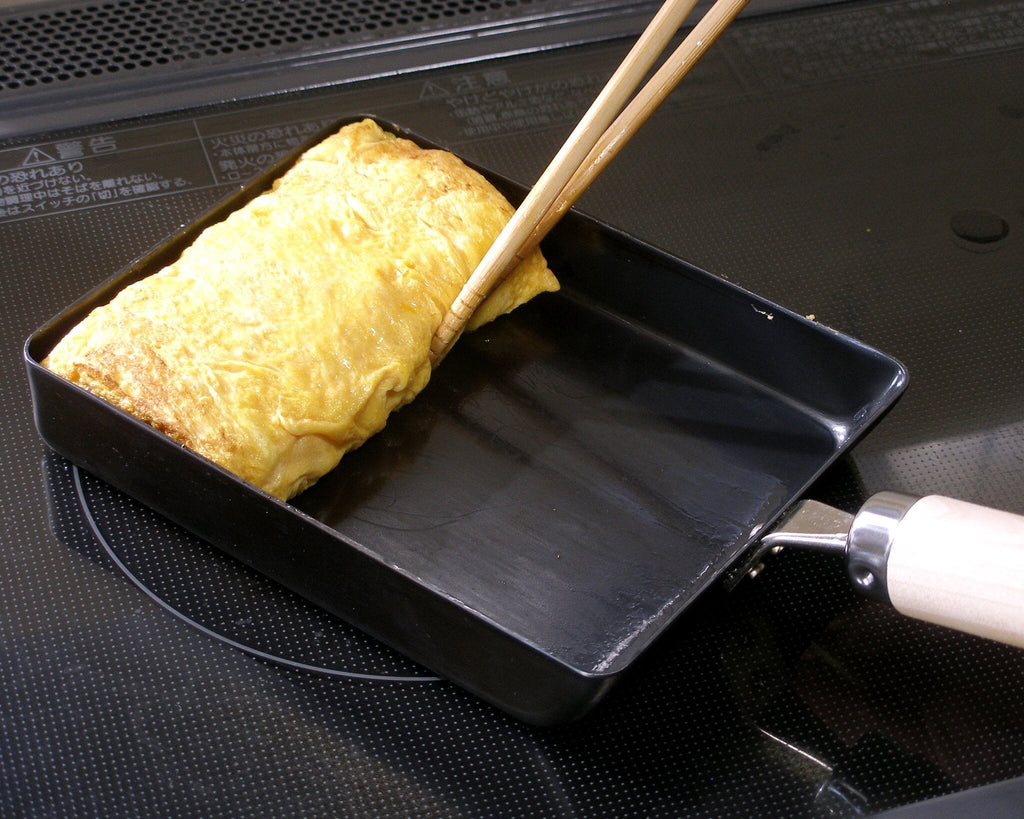 River Light Kiwame Premium tamagoyaki egg pan in use