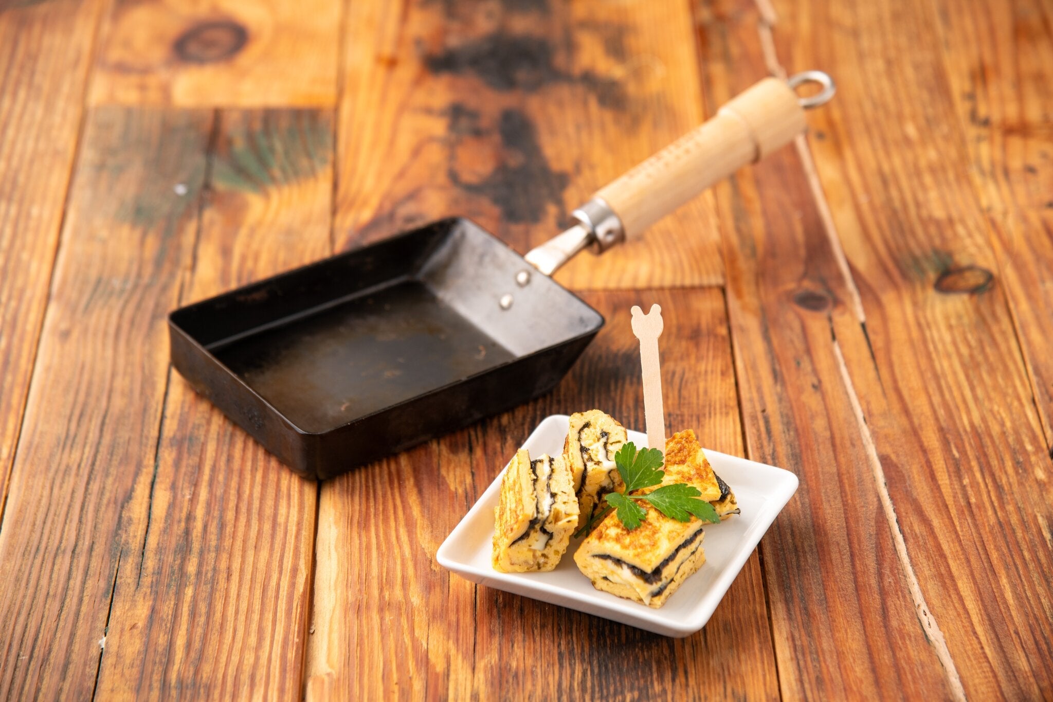 River Light Kiwame Premium tamagoyaki egg pan in use