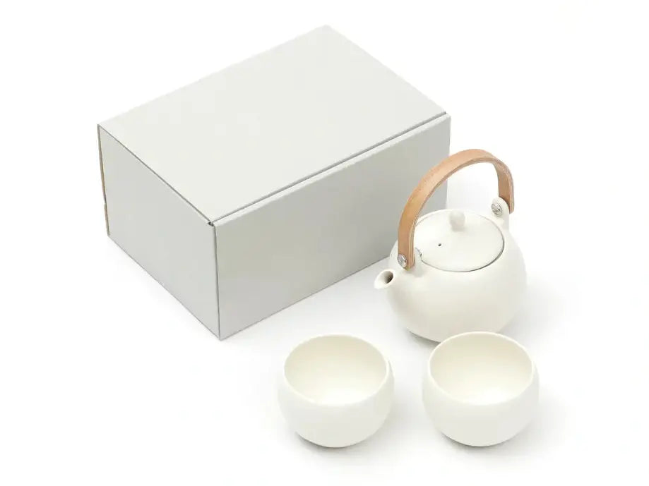 https://minimaru.com/cdn/shop/files/Saliu-YUI-Japanese-Tea-Pot-330ml-Gift-Set-Minimaru-6_2000x.webp?v=1702692824