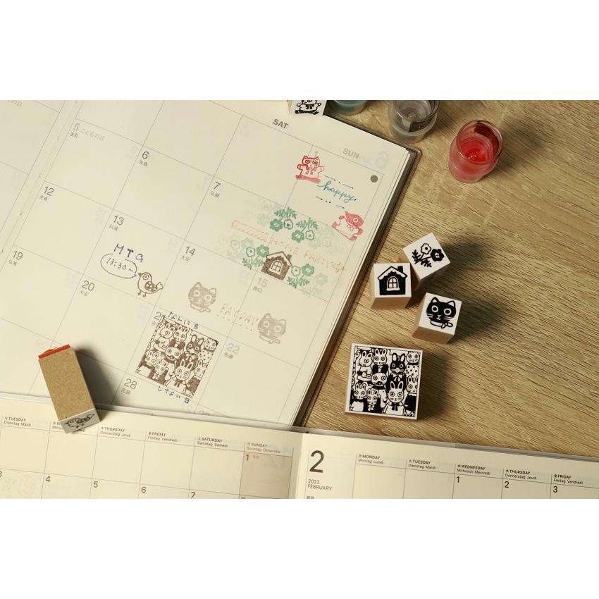 Yumi Kitagishi wooden stamps used for cute animal patterns in open planner journal