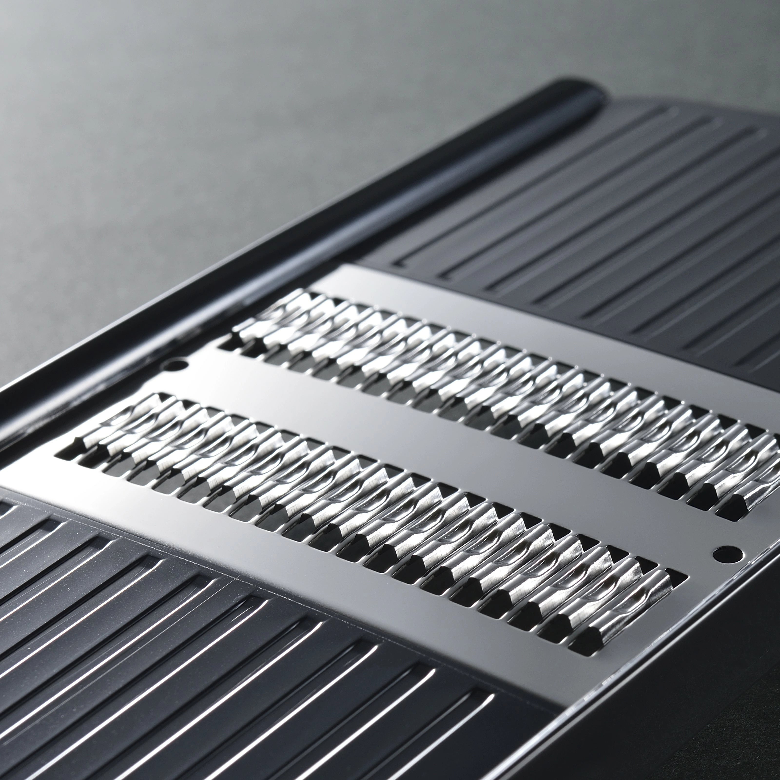 Shimomura Pro-Grade Sharp Fine Julienne Slicer Ð 2_mm