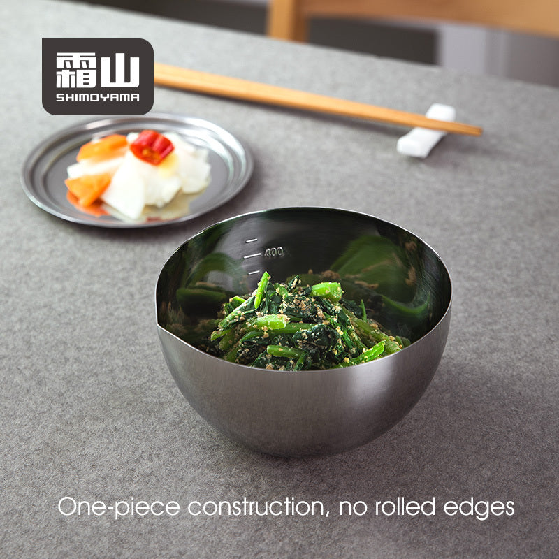Seamless Shimoyama stainless steel mixing bowl with scale markings