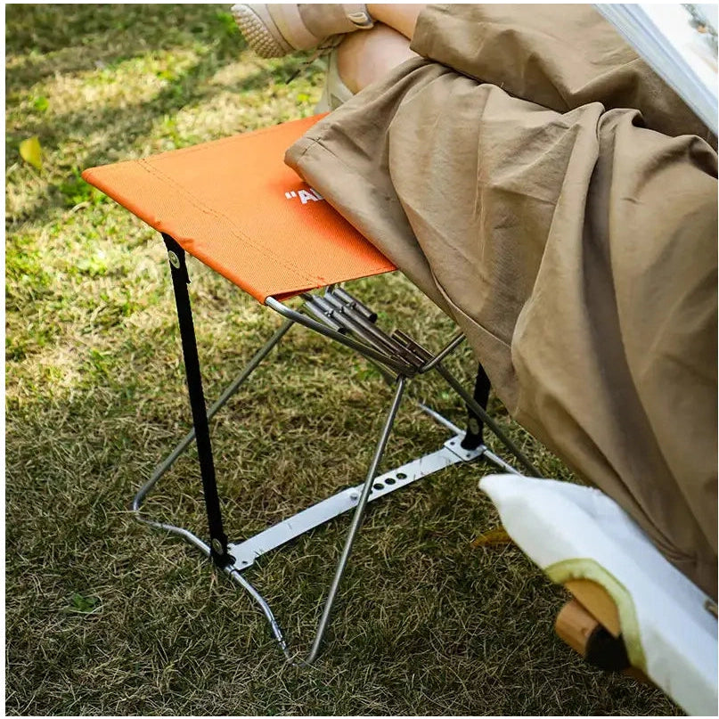 Outdoor foldable outlet stool