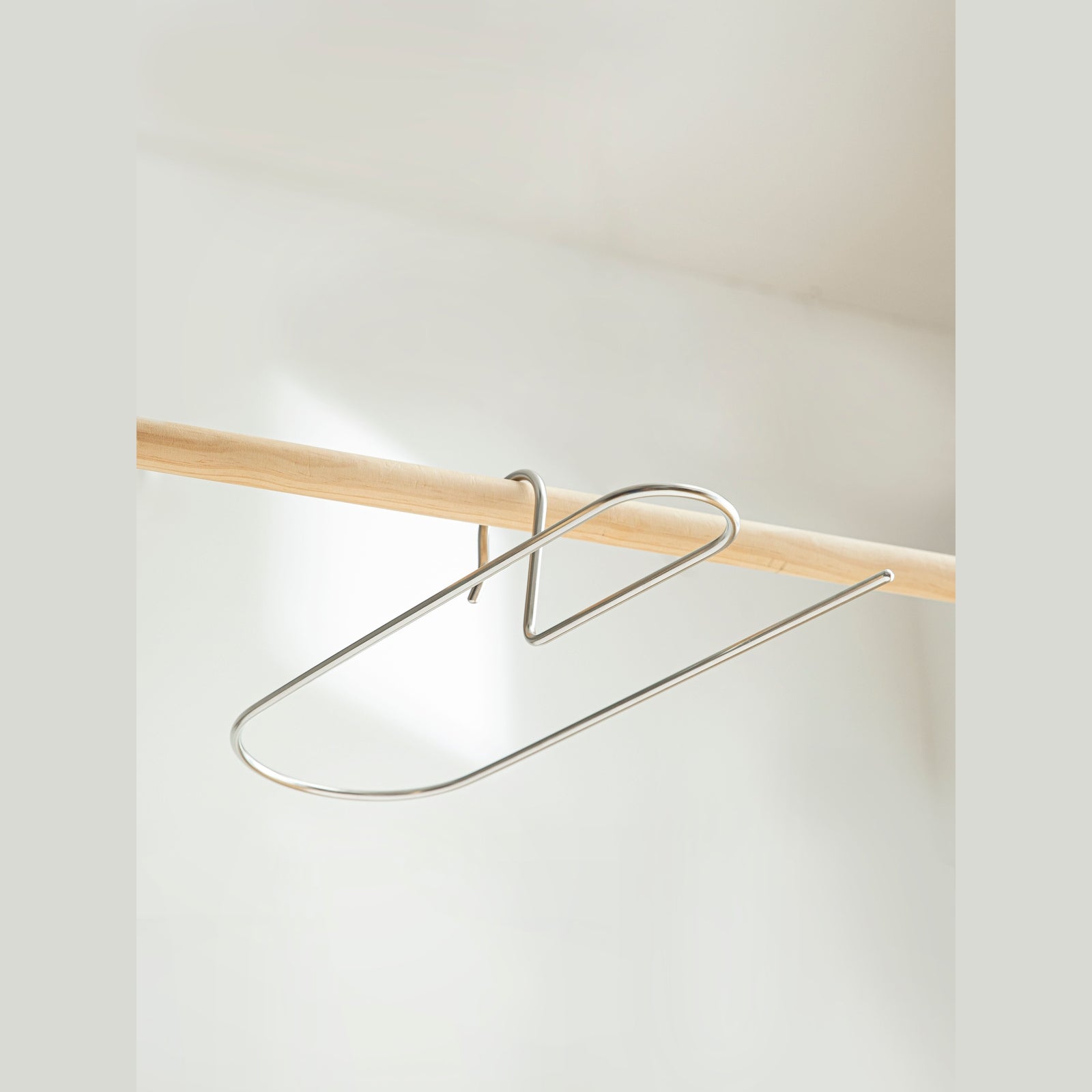 Shimoyama Bed Sheet Hanger